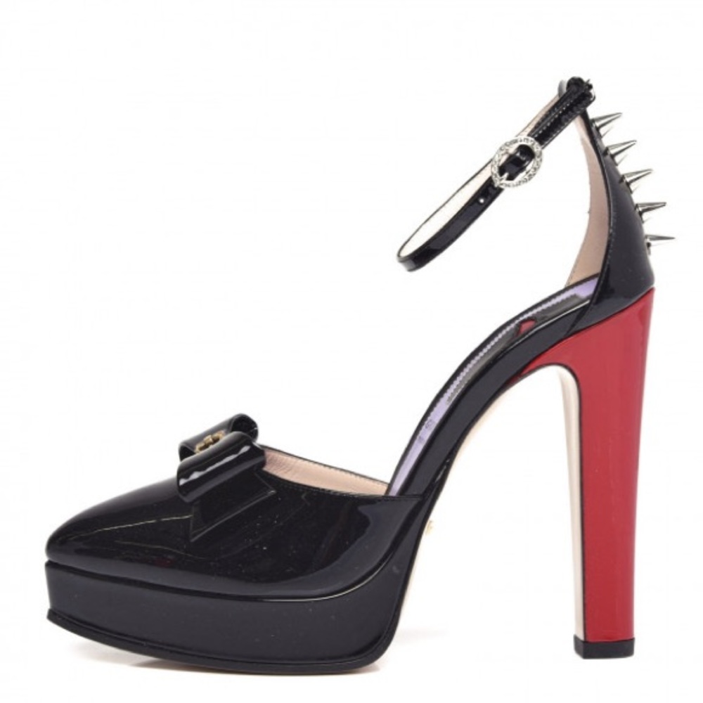 SOLD. Gucci Sadie Spike Heel Pump